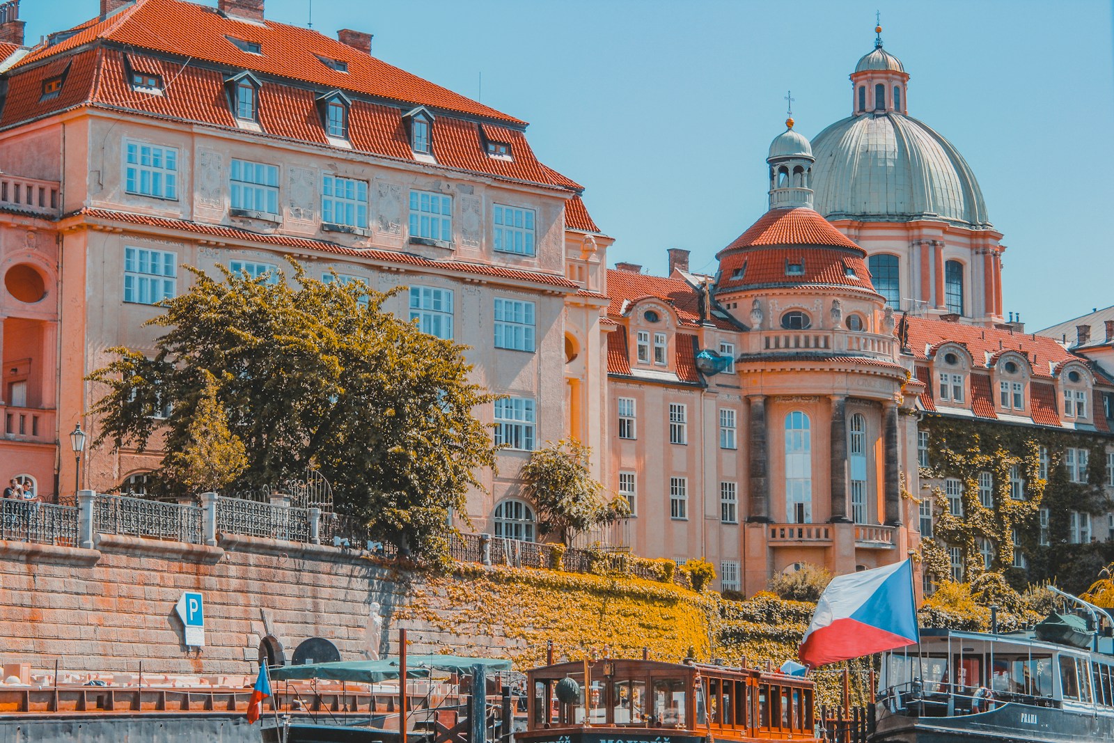 Czech Republic Visa Guide for UAE Residents: Indians, Pakistanis, Filipinos, Families & First-Time Applicants