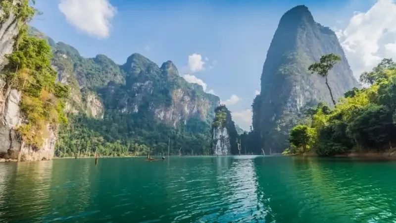 Thailand travel support from Dubai